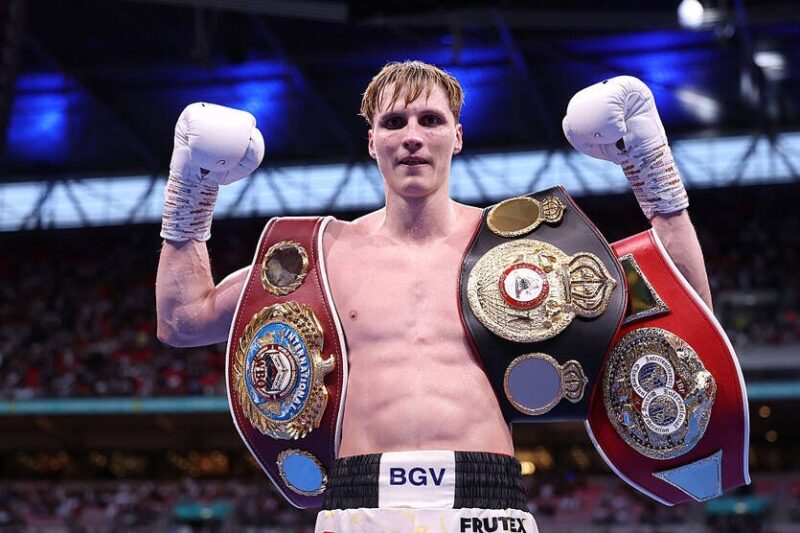 Лапін провчив латвійця на рингу за якусь хвилину