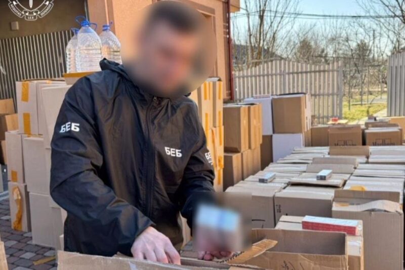 На Буковині викрили великого дистриб&rsquo;ютора нелегальних сигарет у регіоні