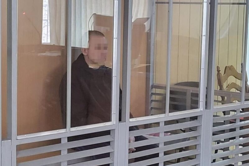 Отримав вирок вітчим, який ґвалтував двох неповнолітніх падчерок