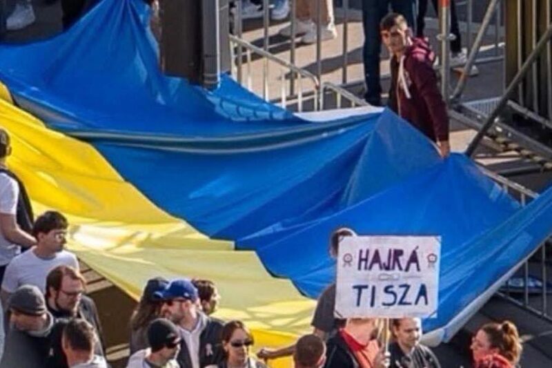 Прапор України на мітингу опозиції Угорщини спричинив скандал
