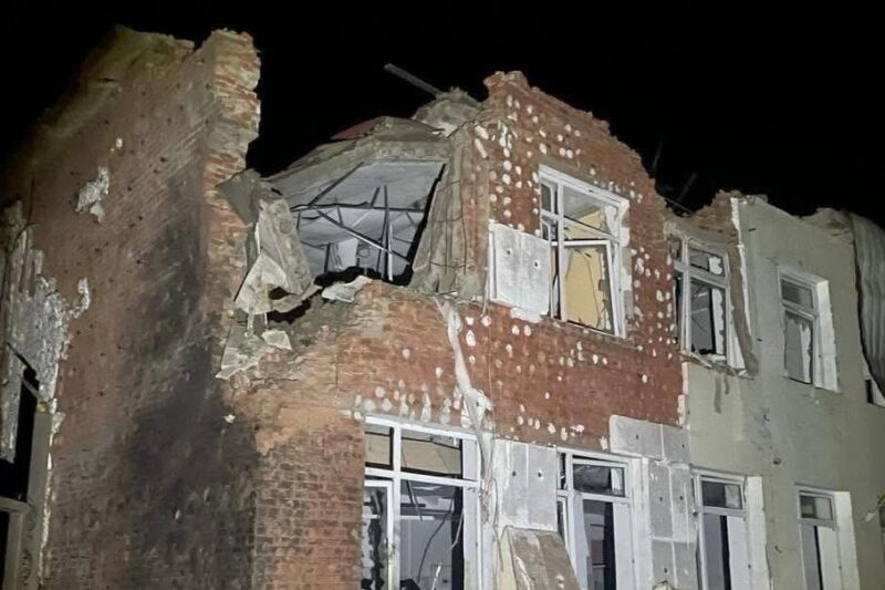 Росіяни зруйнували ліцей на Чернігівщині