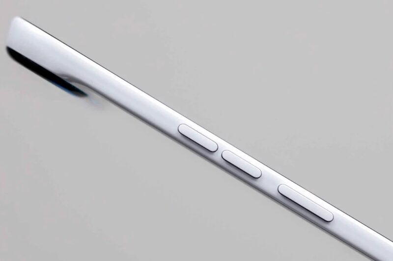 TECNO показала найтонший у світі смартфон Slim 2