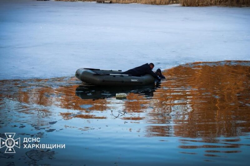 У Харкові двоє дітей загинули, провалившись під кригу