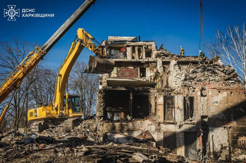 У Харкові завершили пошукові роботи після атаки РФ
