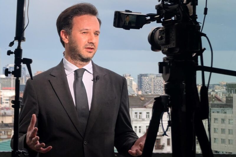 У МЗС розповіли про тристоронні переговори Україна-США-РФ