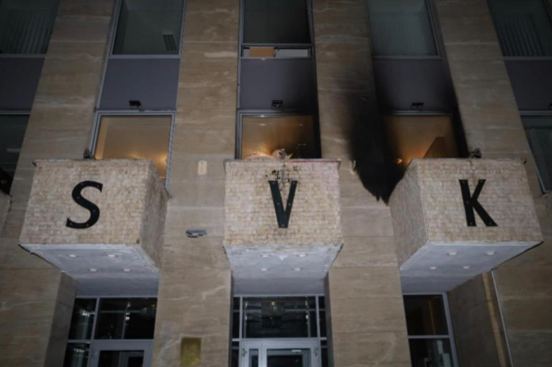 У Празі затримали іноземця за напад на Російський дім