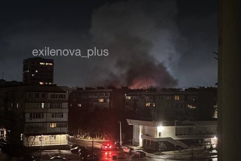 У Севастополі стався вибух у п’ятиповерхівці: палають три поверхи