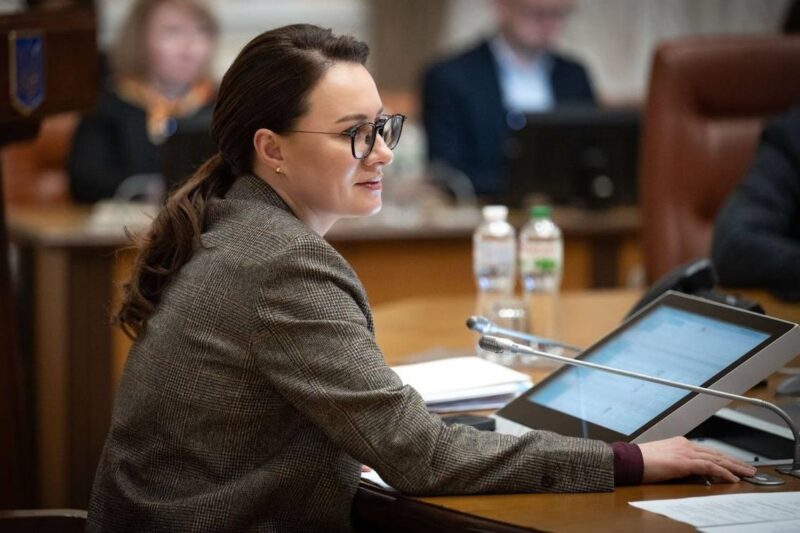 Україна отримала перший транш від МВФ