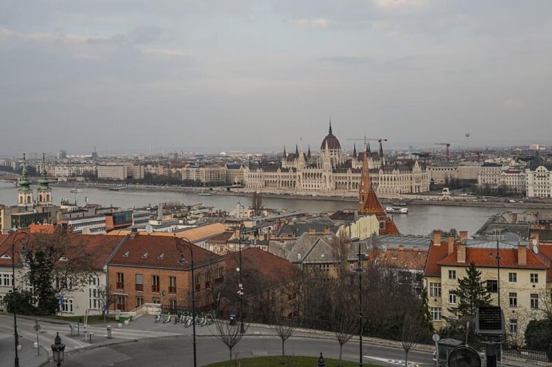 Українців закликали утриматися від поїздок до Угорщини