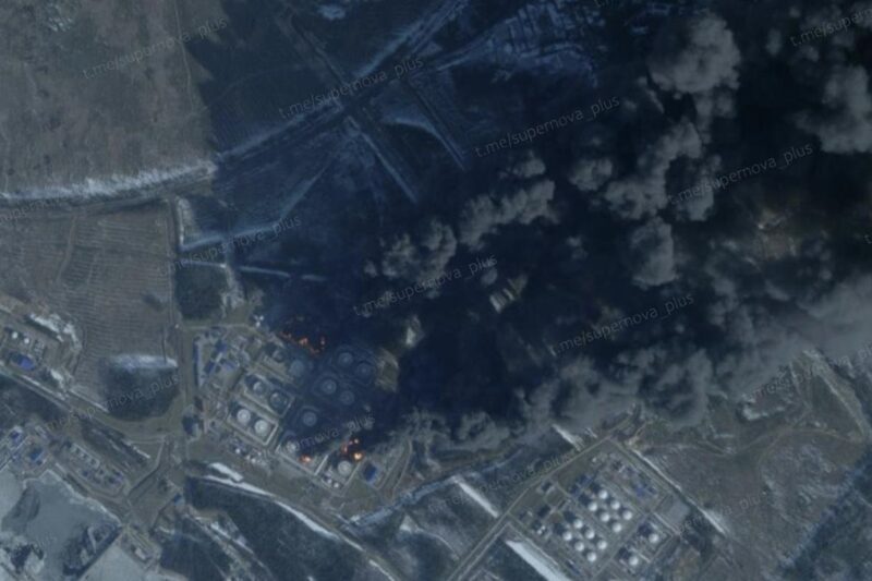 Уражено стратегічний термінал і НПЗ в РФ – Генштаб