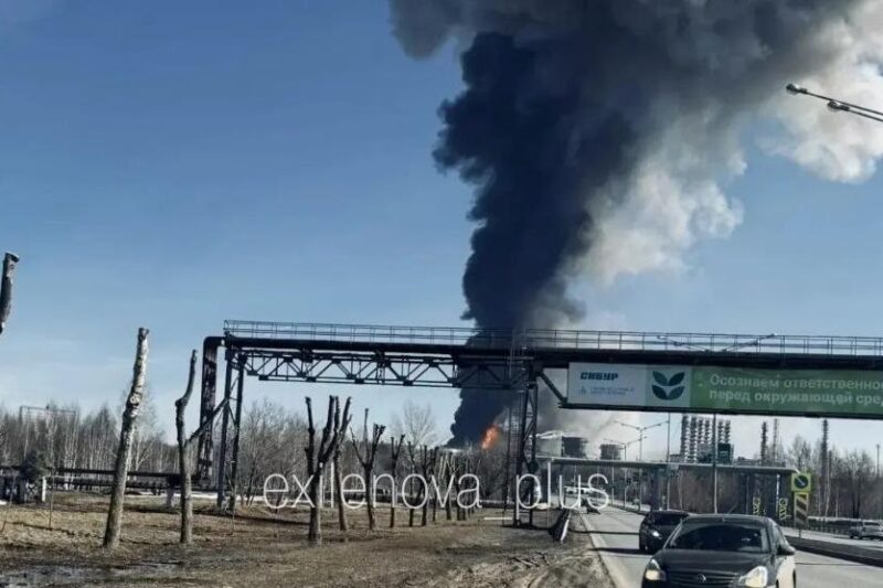 Вибухи в Татарстані: горить нафтохімічний гігант
