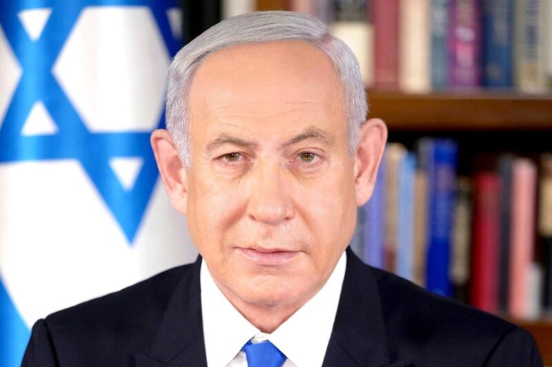 Відео Нетаньягу в кав’ярні стало мемом у соцмережах