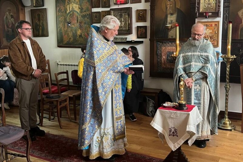 “Вигнав гріхи Голлівуду”. Співавтор фільму про Путіна освятив Оскар