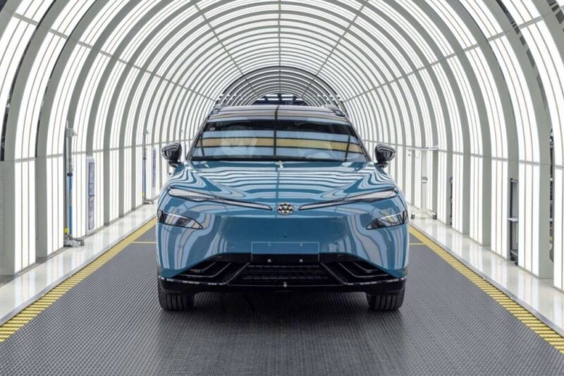 Volkswagen і XPeng запустили виробництво електрокросовера ID. Unyx 08