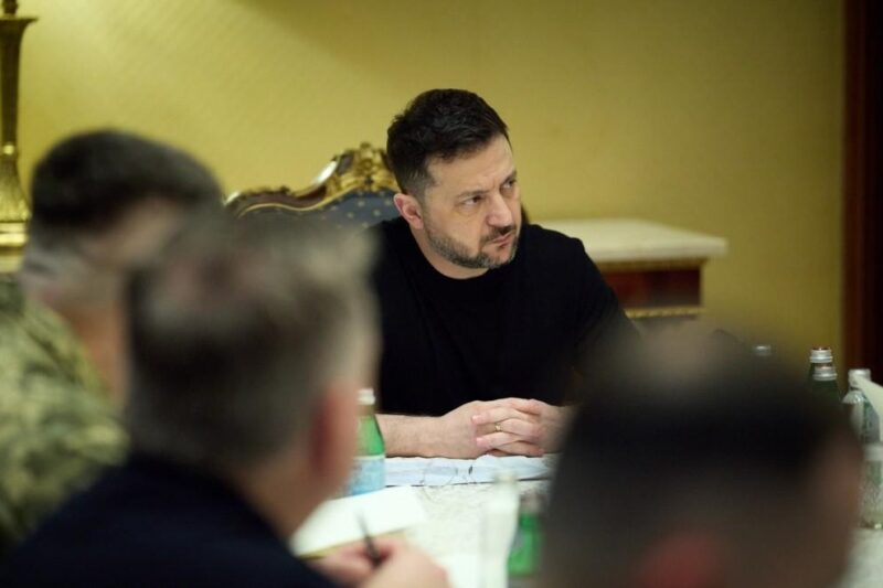 Зеленський зустрівся з військовими в Джидді