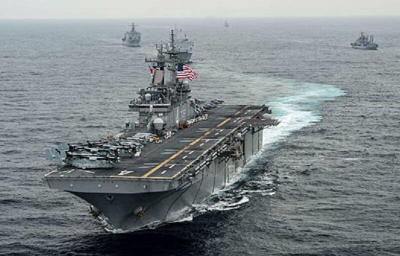 ЗМІ: США скеровують десантні кораблі і морпіхів на Близький Схід