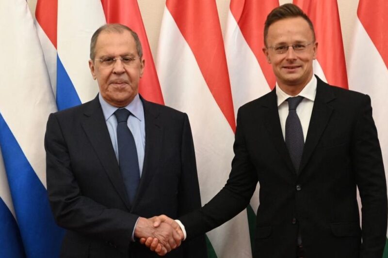 ЗМІ “злили” перехват розмови Сійярто та Лаврова