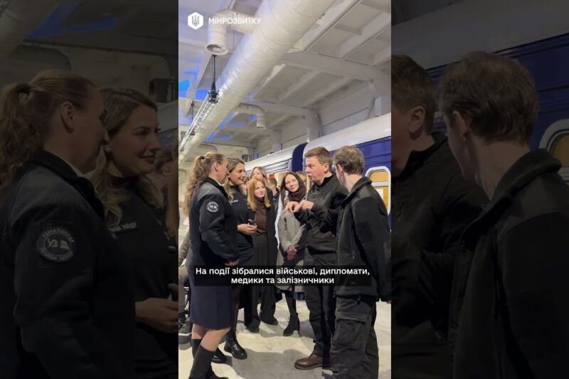 Укрзалізниця відзначила четверту річницю запуску медичних евакуаційних вагонів.