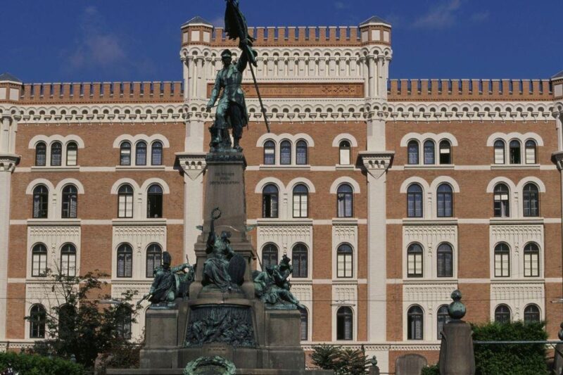 Австрія закрила небо для військових літаків США