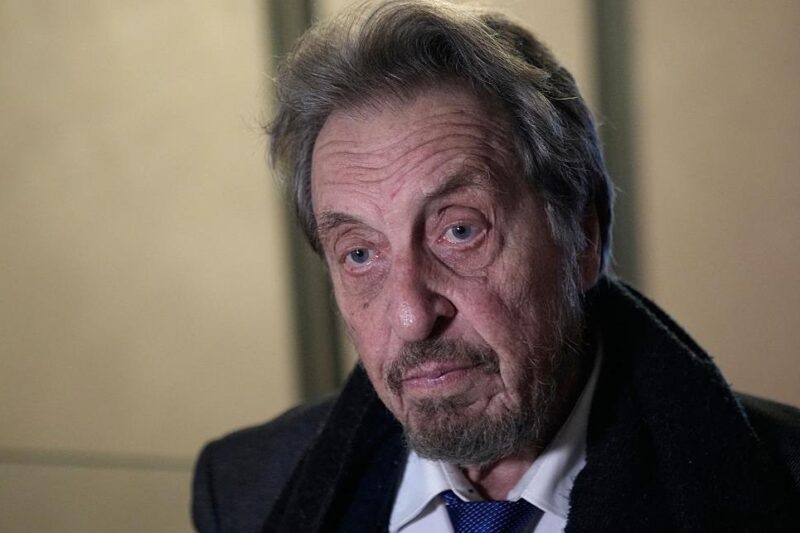 Батько Ілона Маска озвучив кількість біткоїнів у гаманцях сина