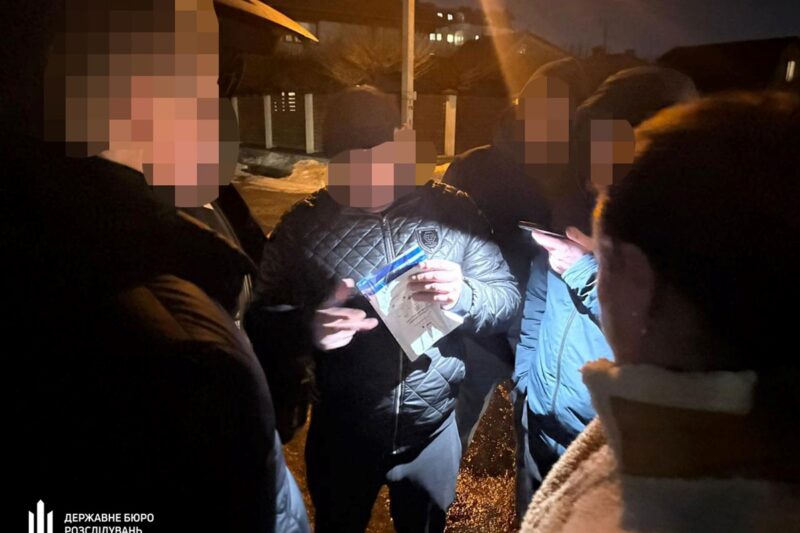 Чиновник-хабарник перерахує 1,5 млн грн на ЗСУ – ДБР