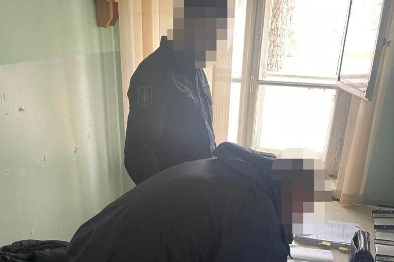 Експравоохоронець ошукав військового на 600 тисяч