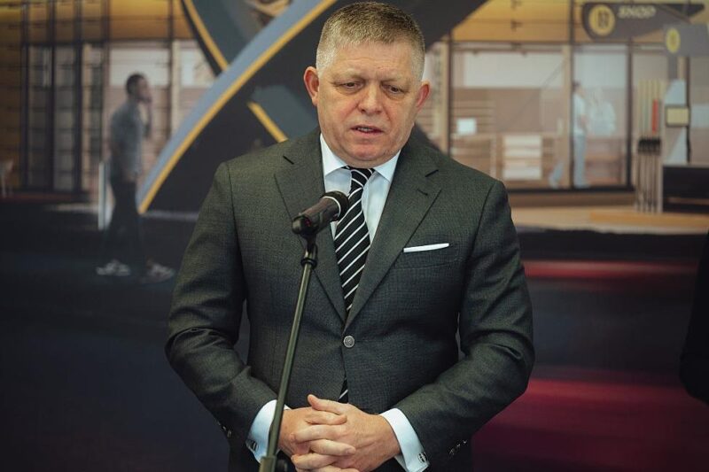 Фіцо звернувся до переможця виборів в Угорщині