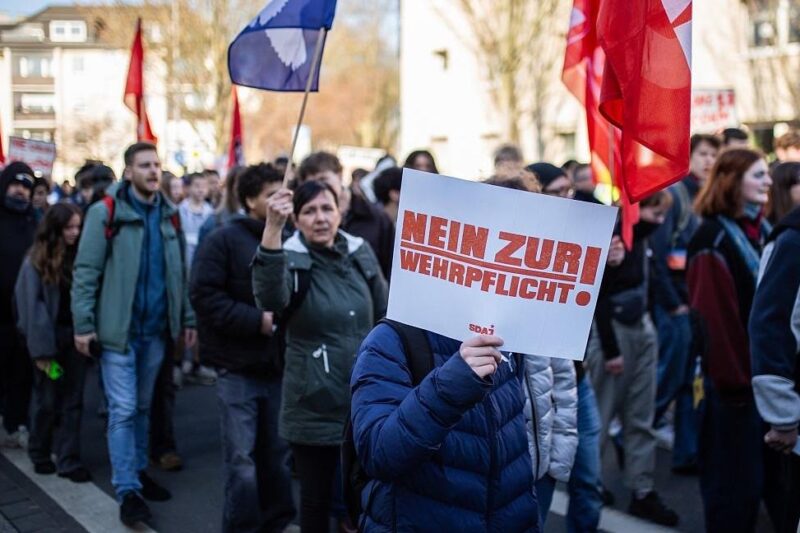 Громадяни Німеччини масово відмовляються від військової служби – ЗМІ