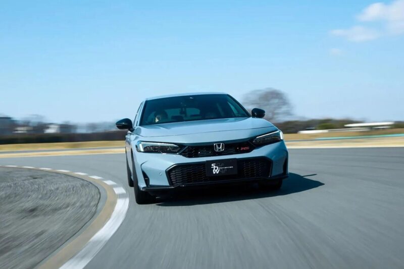 Honda представила новий гібридний Civic RS