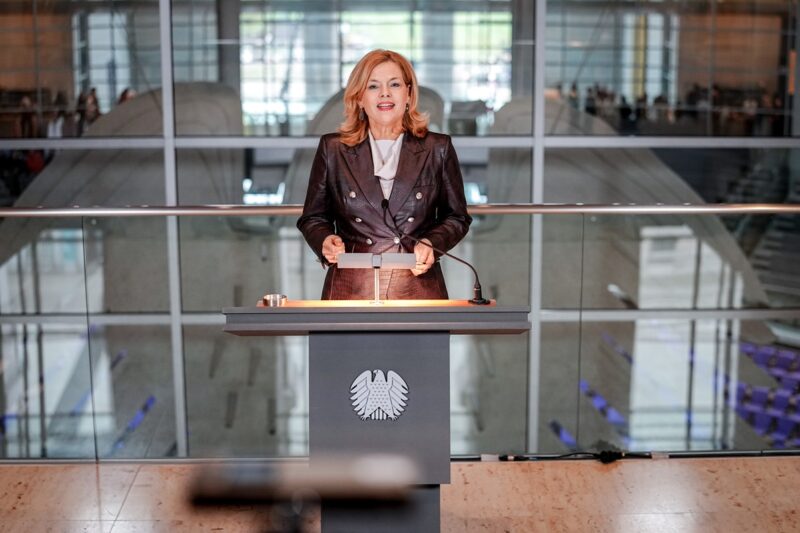 Хакери зламили акаунт у Signal президентки Бундестагу – ЗМІ