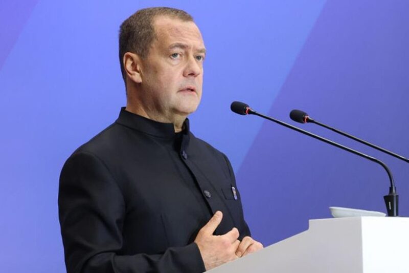 Медведєв назвав “дурниками” тих, хто не вірить у ядерну війну