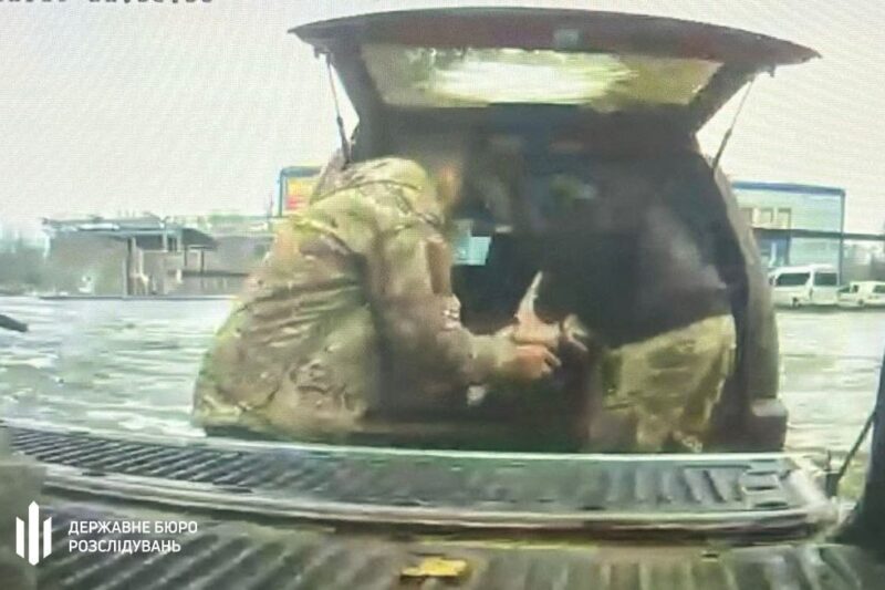 На Донеччині викрили військового на спробі продажу кулеметів