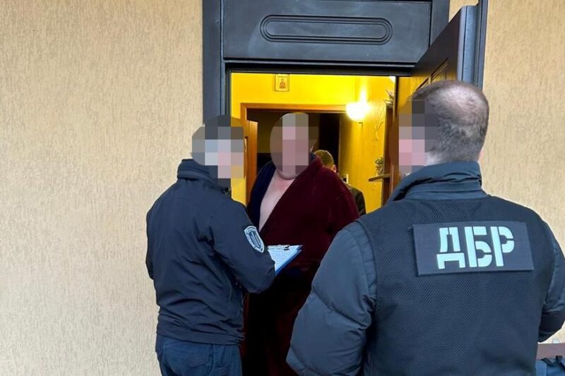 На Хмельниччині чоловік за гроші “знімав з розшуку” ухилянтів