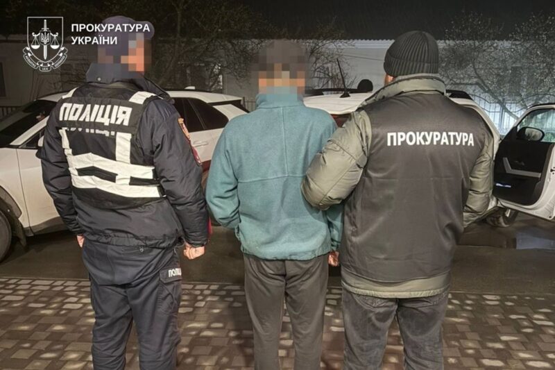 На Хмельниччині вітчима підозрюють у зґвалтуванні малолітньої падчерки