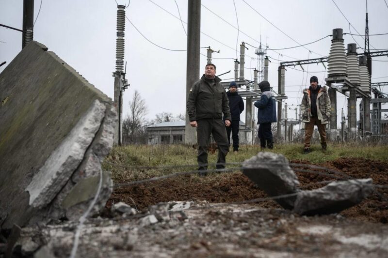 Нові відключення світла у восьми областях України
