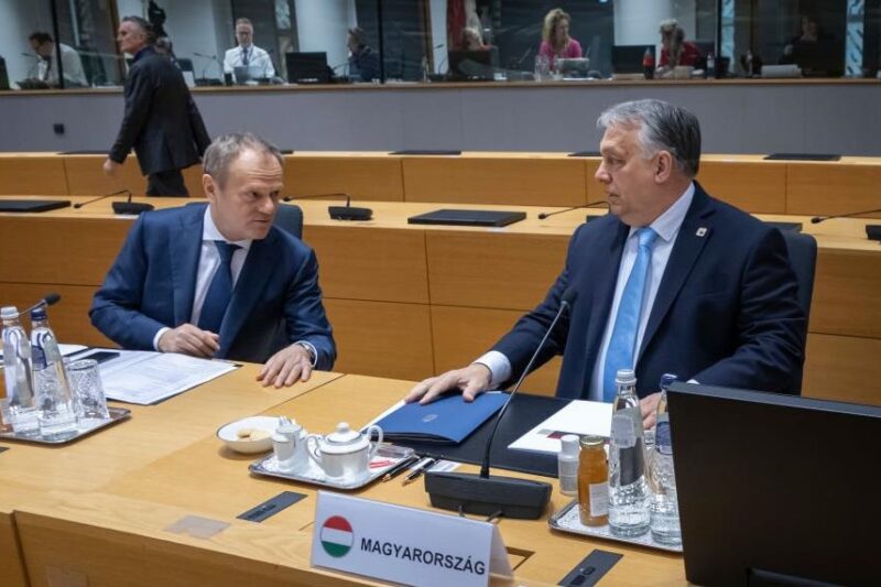 Орбан накинувся на Туска через відео про “руку Путіна”