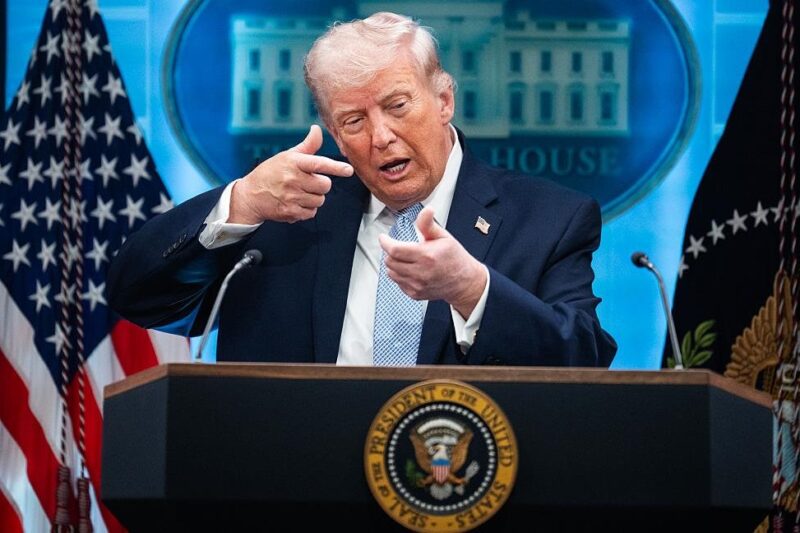 Прихильники MAGA почали вимагати відставки Трампа