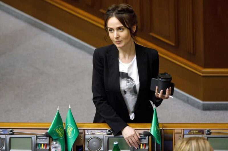 Рада підтримала складання повноважень нардепа від Слуги народу