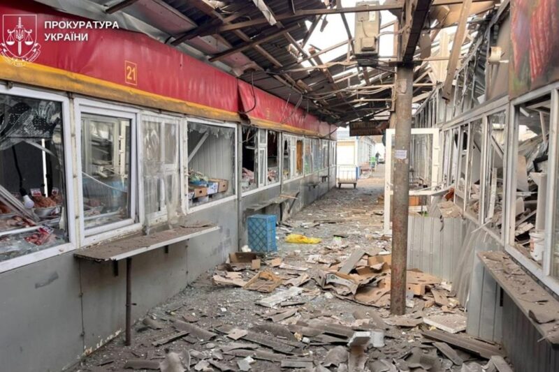 РФ атакувала ринок у Нікополі: п’ятеро загиблих та понад 20 поранених