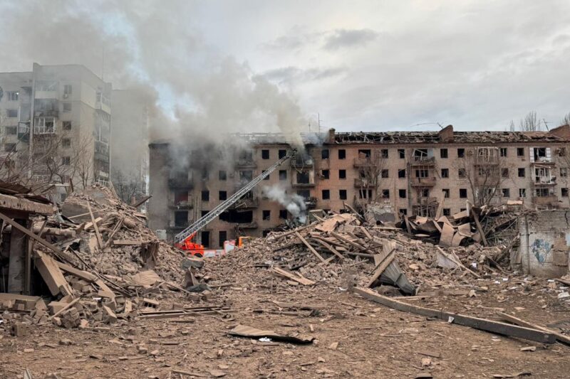 РФ  вдарила ФАБ-1500 по Словʼянську: зруйнована історична памʼятка