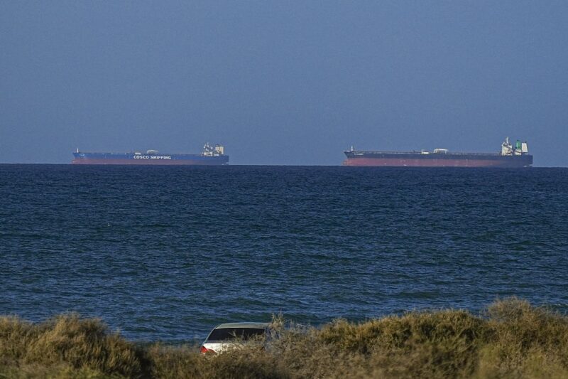 США і Іран відкрили Ормуз. Ціни на нафту реагують