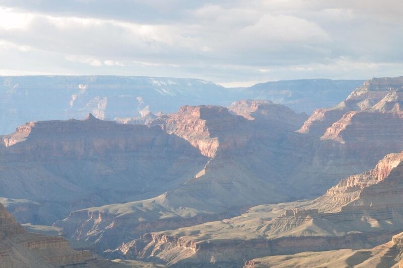 Свята 1 травня 2026 року: іменини, традиції