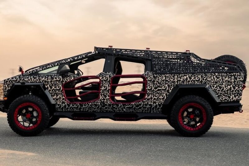 Tesla Cybertruck отримав екстремальну версію без дверей для бездоріжжя