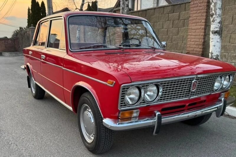У Києві продається 36-річний ВАЗ-2103 у заводському стані