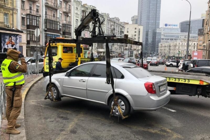 У Києві різко подорожчає евакуація автомобілів