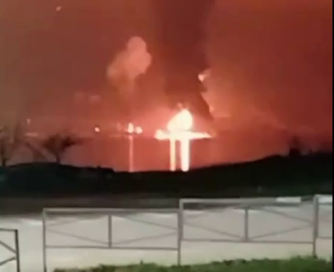 У Новоросійську після БпЛА знову палає порт – ЗМІ