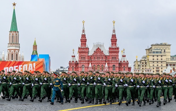 У РФ пояснили, чому парад у Москві пройде без військової техніки