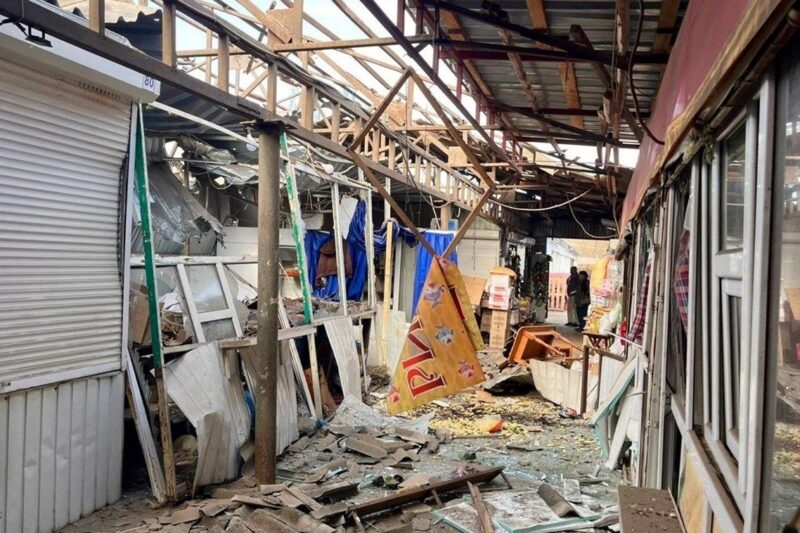 Удар по ринку в Нікополі: кількість поранених зросла