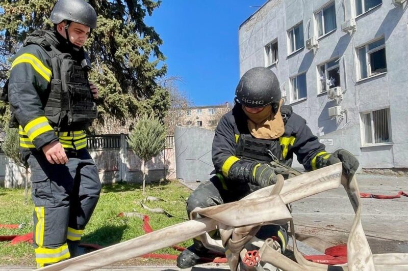 Удари по Чернігову: є влучання по адмінбудівлях і постраждалі