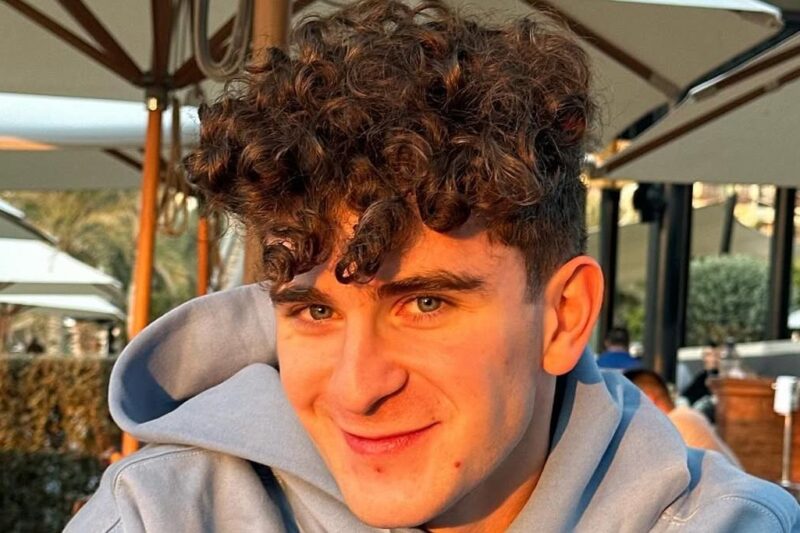 Український блогер-мільйонник зрікся України та одружився з росіянкою в РФ